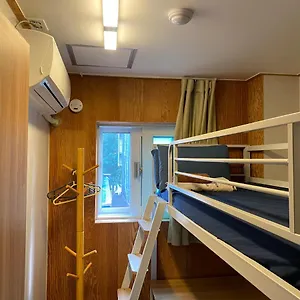 Backpackers Inside Хостел