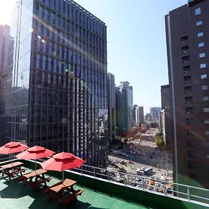 57 Myeongdong Хостел